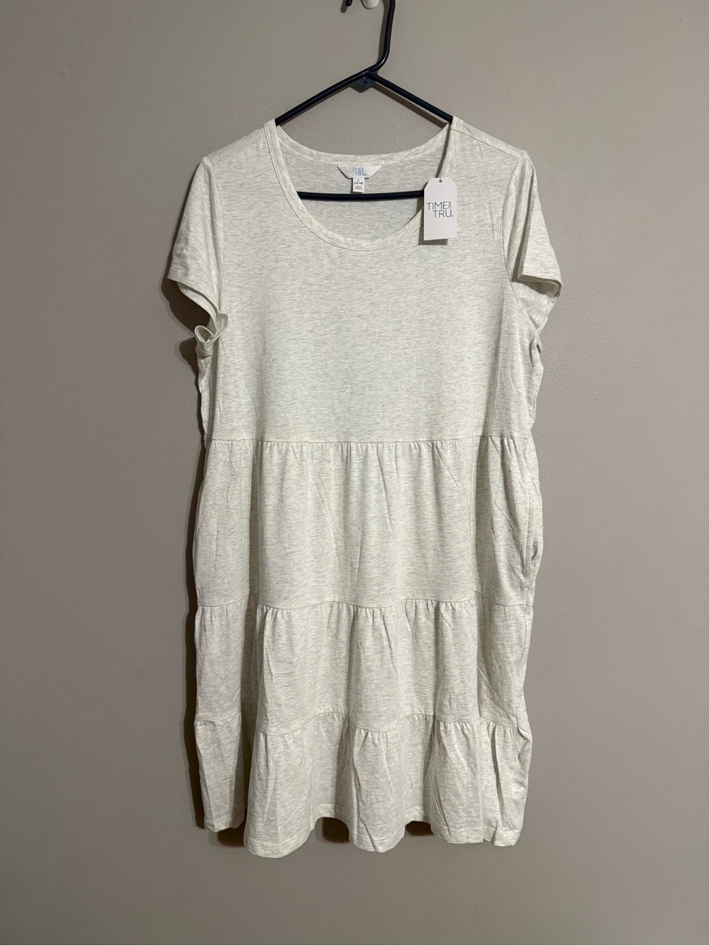Time and Tru Women’s Light Heather Gray Tiered Knit Dress Large